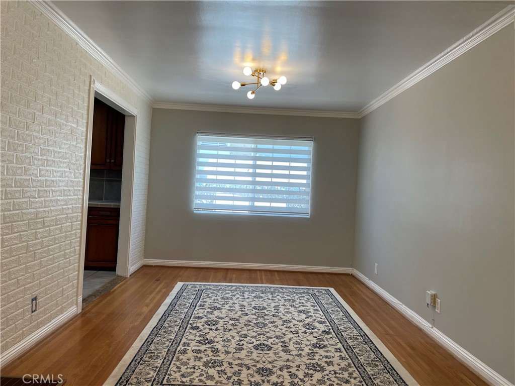 825 Delaware Road, Unit FRONT HOUS Burbank, CA 91504 - Photo 8 of 37