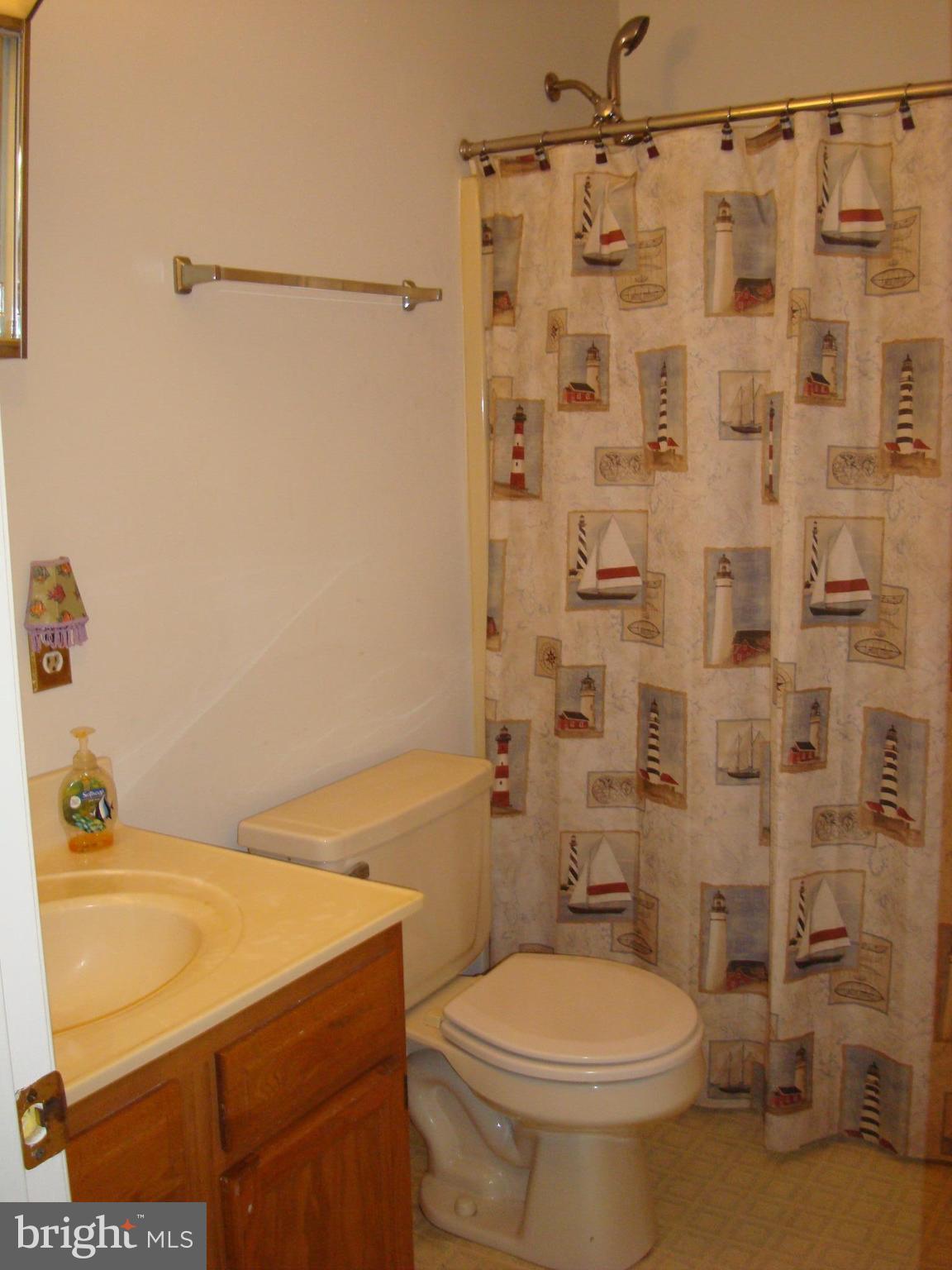 4728 Idlewilde Road Shady Side, MD 20764 - Photo 17 of 24 Full Hall Bath Upper Level
