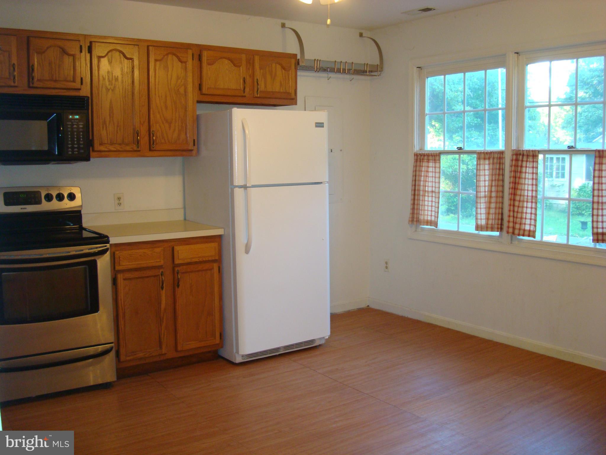 4728 Idlewilde Road Shady Side, MD 20764 - Photo 5 of 24 Table Space Kitchen!