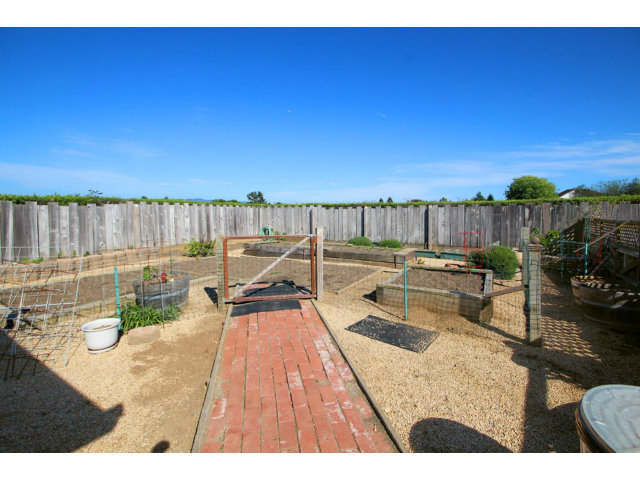 220 Calabasas Road Watsonville, CA 95076 - Photo 18 of 25 Gallery Image 18