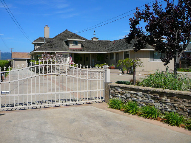 220 Calabasas Road Watsonville, CA 95076 - Photo 2 of 25 Gallery Image 2
