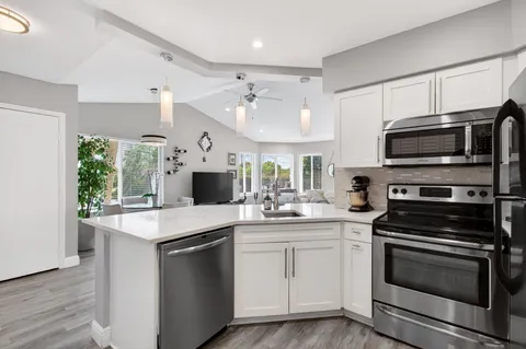 $257,500 | 815 West Boynton Beach Boulevard, Unit 6201, Boynton Beach, FL 33426