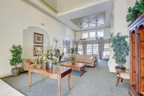 $257,500 | 815 West Boynton Beach Boulevard, Unit 6201, Boynton Beach, FL 33426