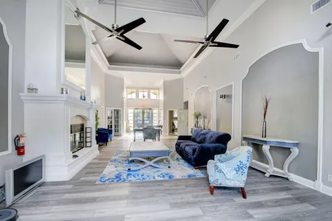 $257,500 | 815 West Boynton Beach Boulevard, Unit 6201, Boynton Beach, FL 33426