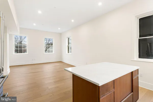 $6,250 | 300 Kings Highway East, Unit C, Haddonfield, NJ 08033