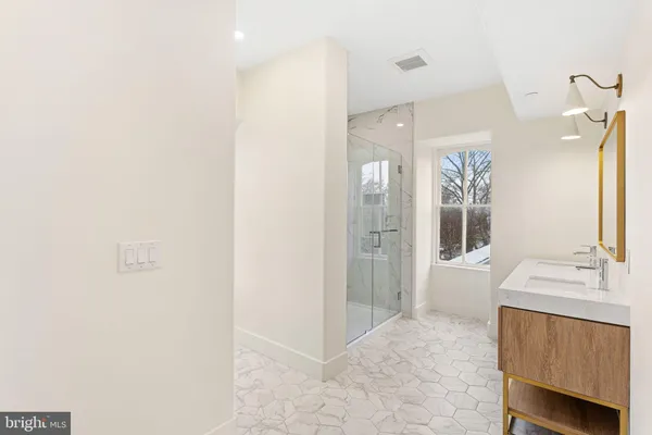 $6,250 | 300 Kings Highway East, Unit C, Haddonfield, NJ 08033