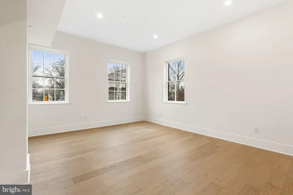 $6,250 | 300 Kings Highway East, Unit C, Haddonfield, NJ 08033