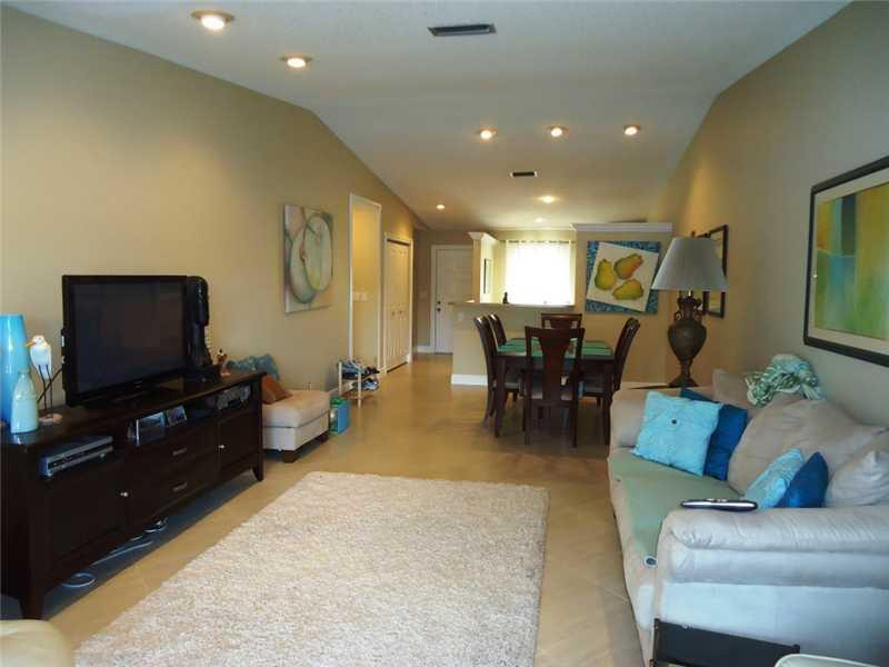 18552 Hidden Way, Unit D Boca Raton, FL 33496 - Photo 12 of 35 Living Room