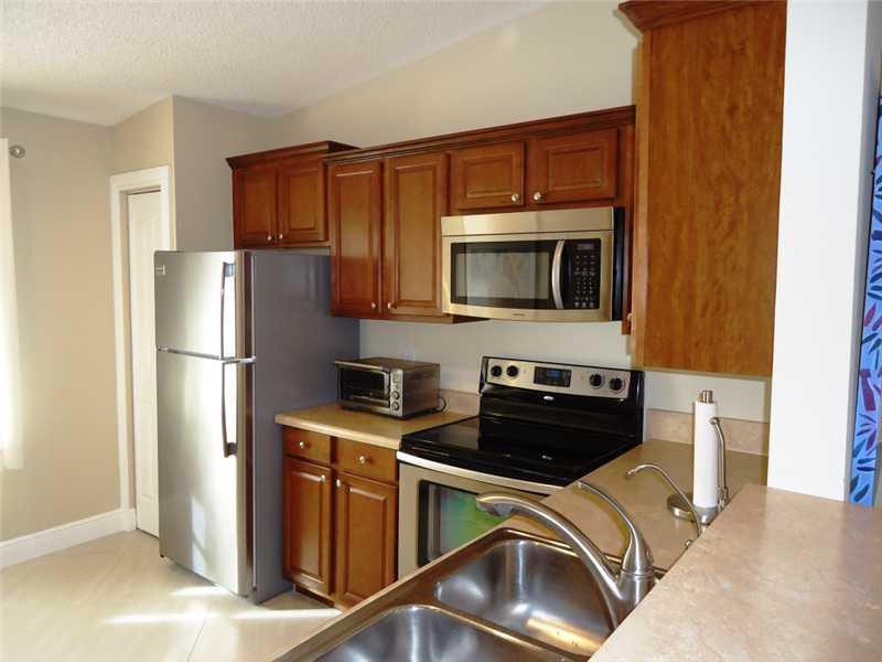 18552 Hidden Way, Unit D Boca Raton, FL 33496 - Photo 5 of 35 Kitchen