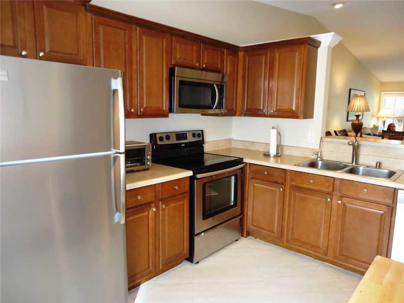 18552 Hidden Way, Unit D Boca Raton, FL 33496 - Photo 6 of 35 Kitchen