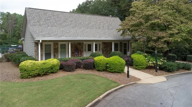$725,000 | 2000 Trotters Ridge Way, Roswell, GA 30075
