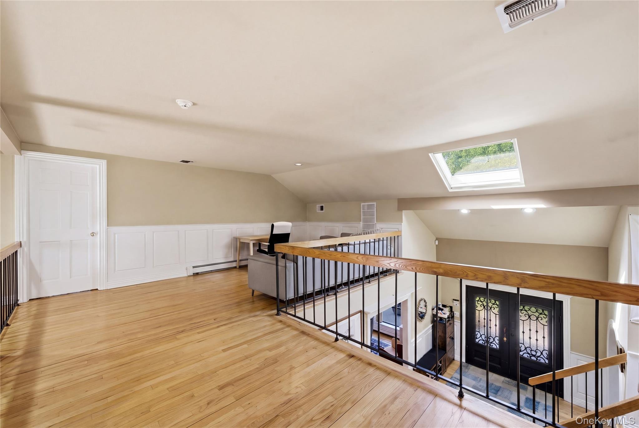 199 Cold Spring Road Syosset, NY 11791 - Photo 28 of 48