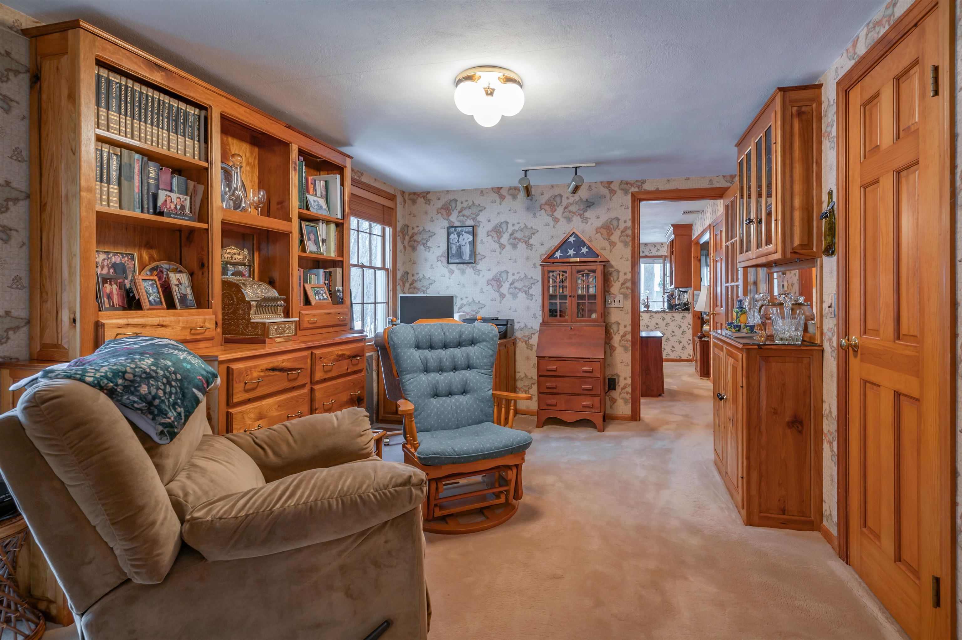 226 Amesbury Road Kensington, NH 03833 - Photo 18 of 59