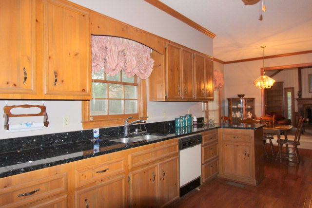 145 Springlakes Drive Martinez, GA 30907 - Photo 5 of 46 Gallery Image 5