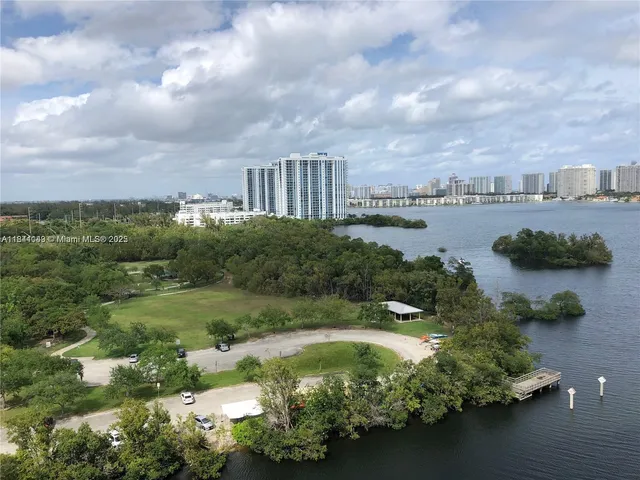 $650,000 | 16385 Biscayne Boulevard, Unit 1205, North Miami Beach, FL 33160