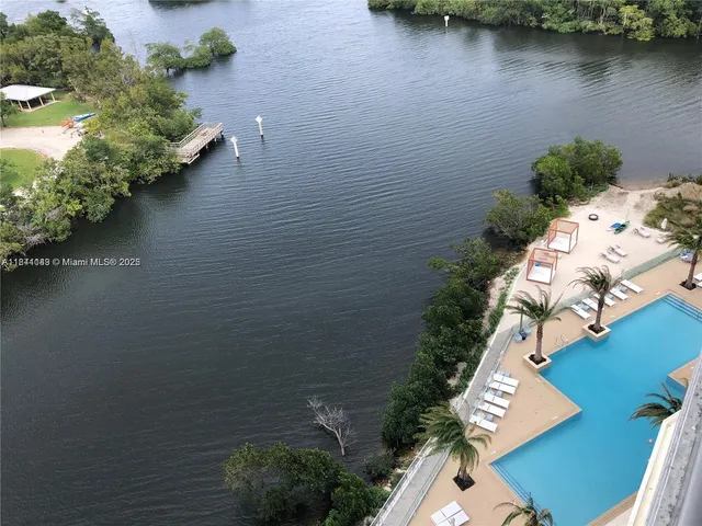 $650,000 | 16385 Biscayne Boulevard, Unit 1205, North Miami Beach, FL 33160