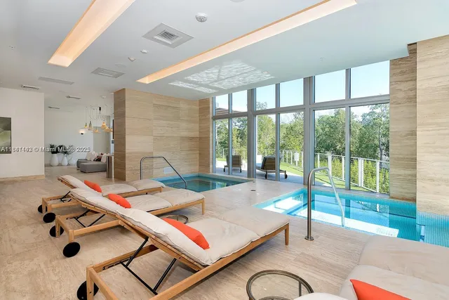 $650,000 | 16385 Biscayne Boulevard, Unit 1205, North Miami Beach, FL 33160