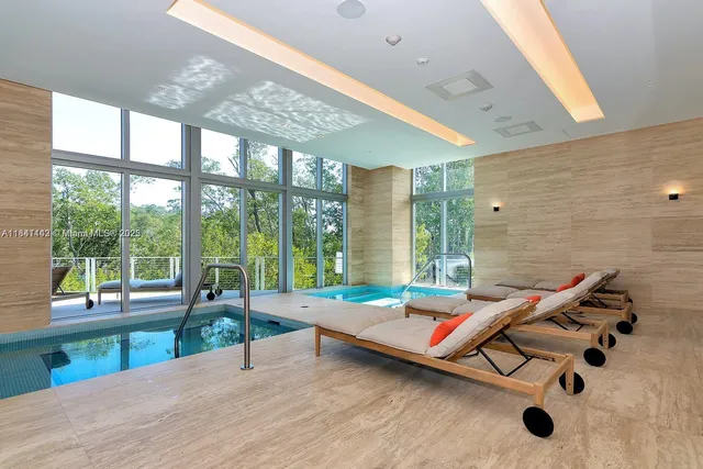 $650,000 | 16385 Biscayne Boulevard, Unit 1205, North Miami Beach, FL 33160