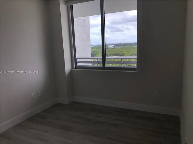 $650,000 | 16385 Biscayne Boulevard, Unit 1205, North Miami Beach, FL 33160