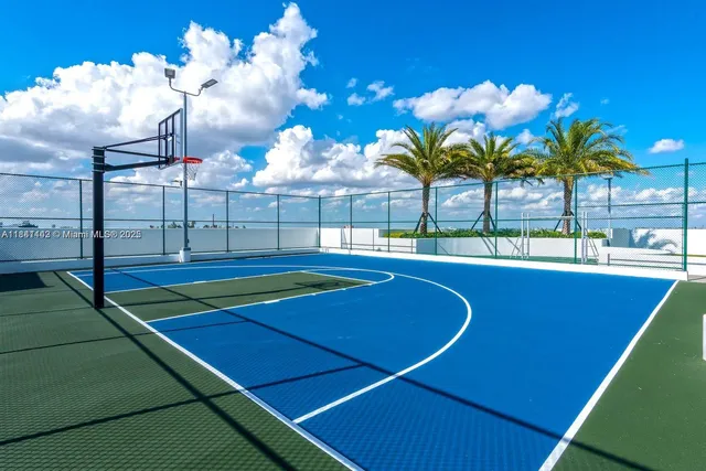 $650,000 | 16385 Biscayne Boulevard, Unit 1205, North Miami Beach, FL 33160