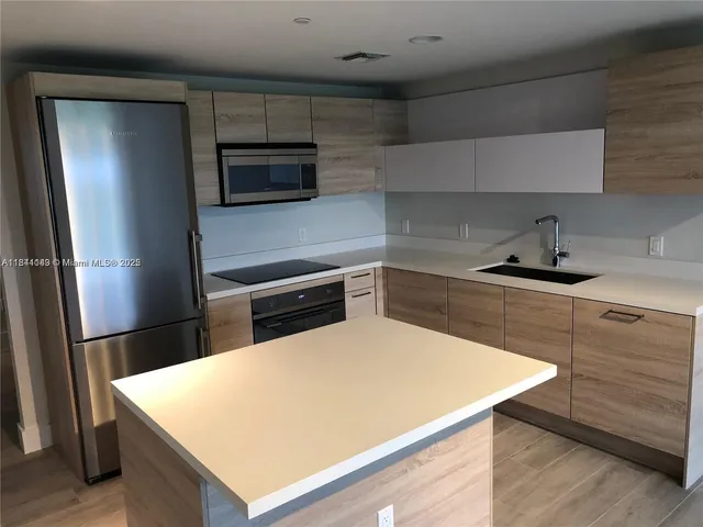 $650,000 | 16385 Biscayne Boulevard, Unit 1205, North Miami Beach, FL 33160