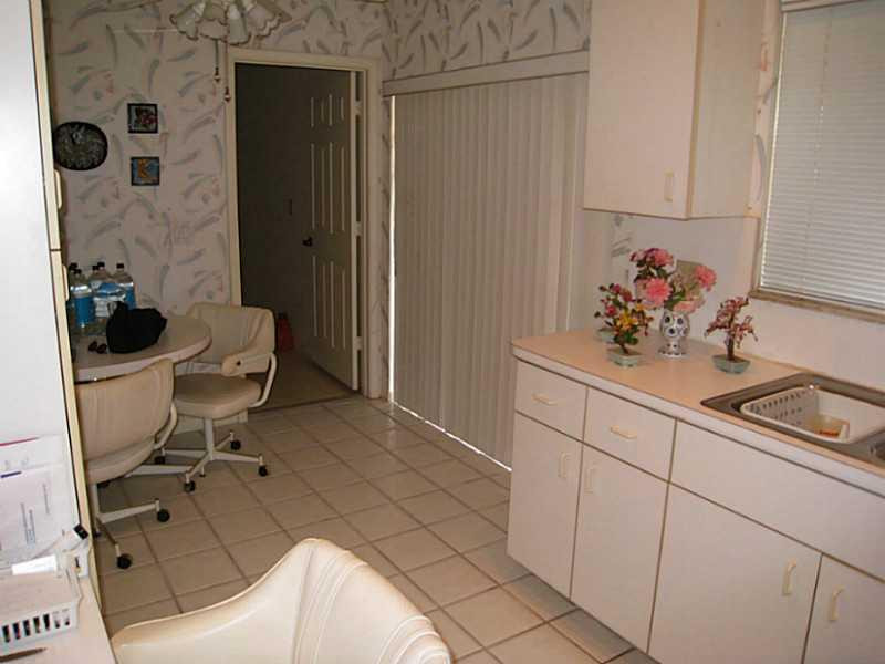 8014 Copenhagen Way Boca Raton, FL 33434 - Photo 15 of 35 Kitchen