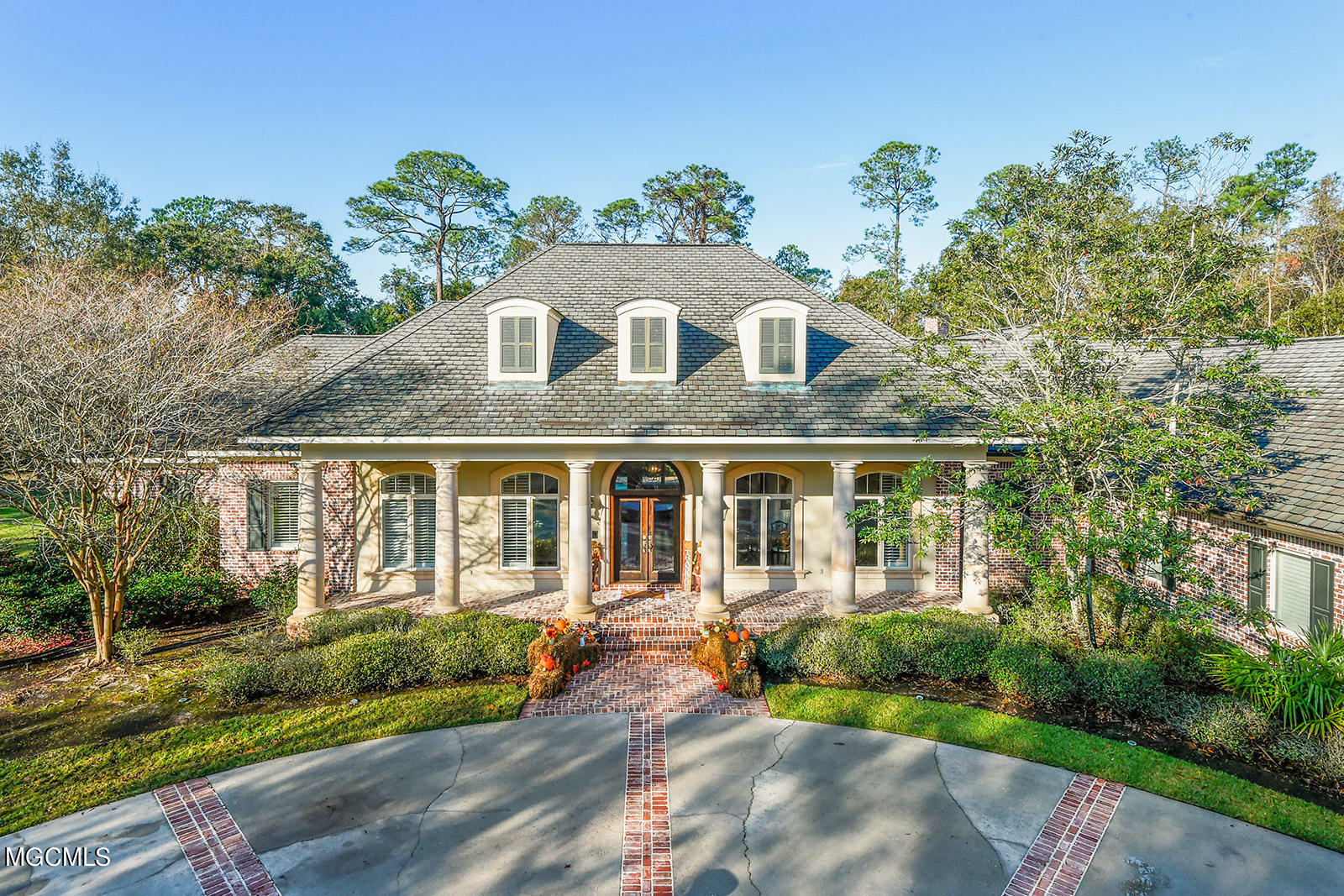 11560 Hillcrest Road Gulfport, MS 39503 - Photo 1 of 36 Primary Photo