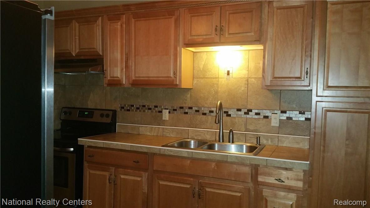 13580 Ashton Road Detroit, MI 48223 - Photo 17 of 26 UPDATED KITCHEN 2014