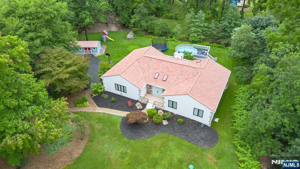 4 Daniel Lane Butler, NJ 07405 - Photo 1 of 47