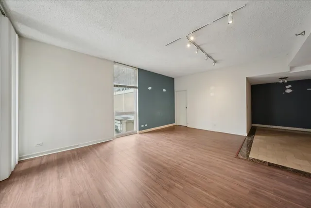 $299,000 | 200 North Dearborn Street, Unit 7CD, Chicago, IL 60601