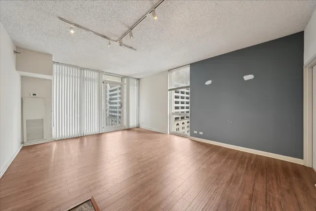 $299,000 | 200 North Dearborn Street, Unit 7CD, Chicago, IL 60601