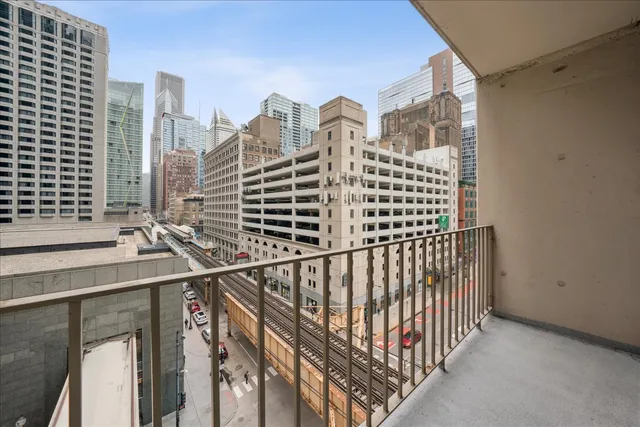 $299,000 | 200 North Dearborn Street, Unit 7CD, Chicago, IL 60601