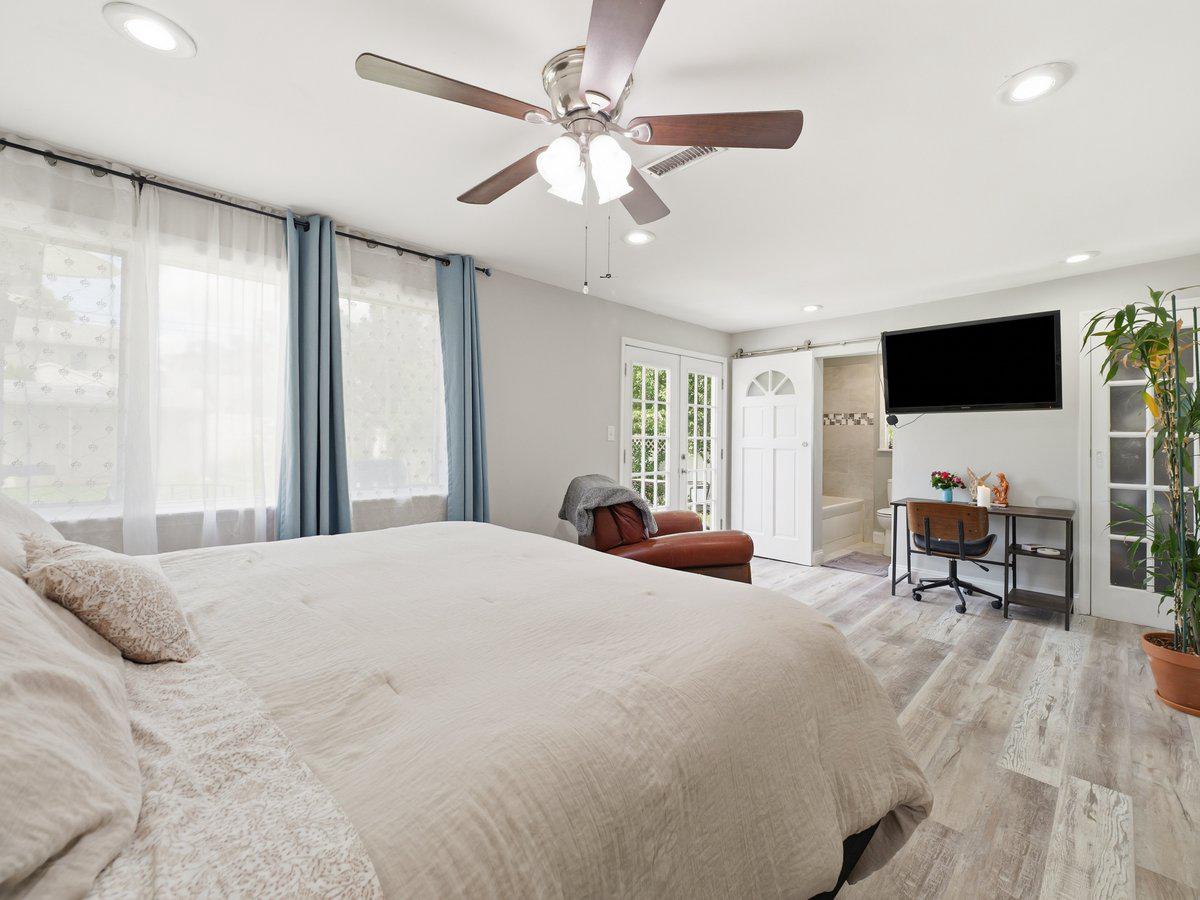 16808 Tammany Manor Road Williamsport, MD 21795 - Photo 19 of 41 Spacious, bright, and airy master room