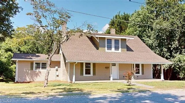 $274,900 | 1023 Spring Street, Mount Airy, NC 27030