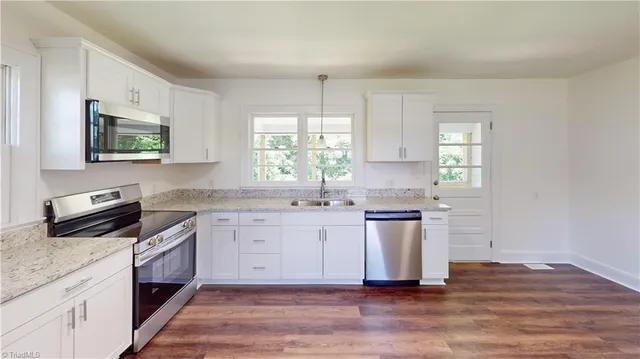 $274,900 | 1023 Spring Street, Mount Airy, NC 27030