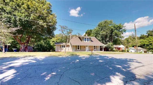 $274,900 | 1023 Spring Street, Mount Airy, NC 27030