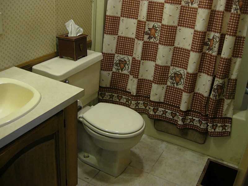 9 Lane D Coventry, RI 02816 - Photo 11 of 15 Bathroom.