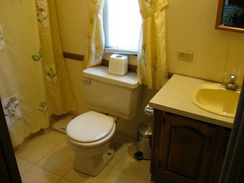 9 Lane D Coventry, RI 02816 - Photo 10 of 15 Master Bath/Spa.