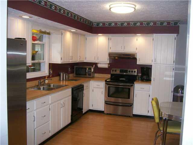 8102 Castle Lake Road Indianapolis, IN 46256 - Photo 3 of 24 Gallery Image 3
