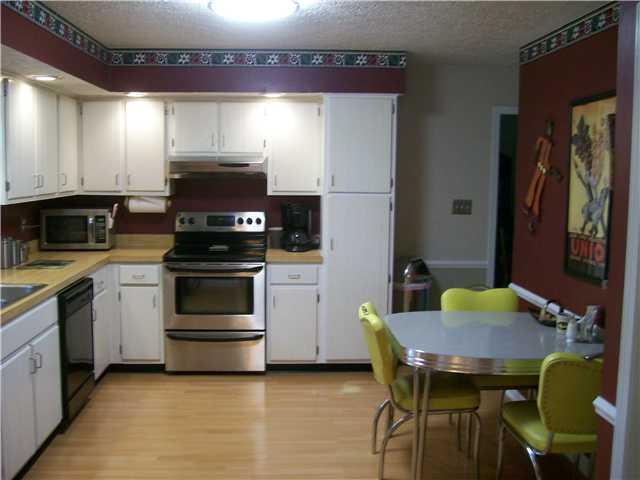 8102 Castle Lake Road Indianapolis, IN 46256 - Photo 5 of 24 Gallery Image 5