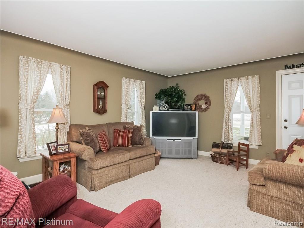 550 Dieterle Road Fowlerville, MI 48836 - Photo 5 of 66