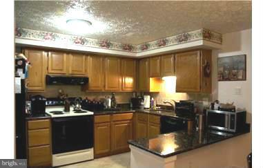 7529 Aspenpark Road Lorton, VA 22079 - Photo 2 of 30 Kitchen