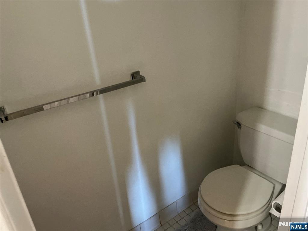 1111 River Road, Unit D12 Edgewater, NJ 07020 - Photo 17 of 27 Gallery Image 17