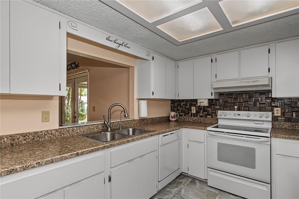 8777 Southwest 116th Place Road Ocala, FL 34481 - Photo 12 of 44 Gallery Image 12