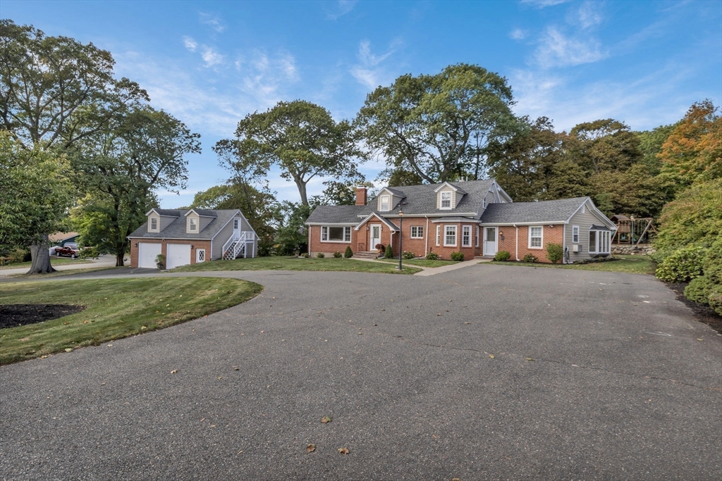 27 Burley Farm Road Danvers, MA 01923 - Photo 4 of 42