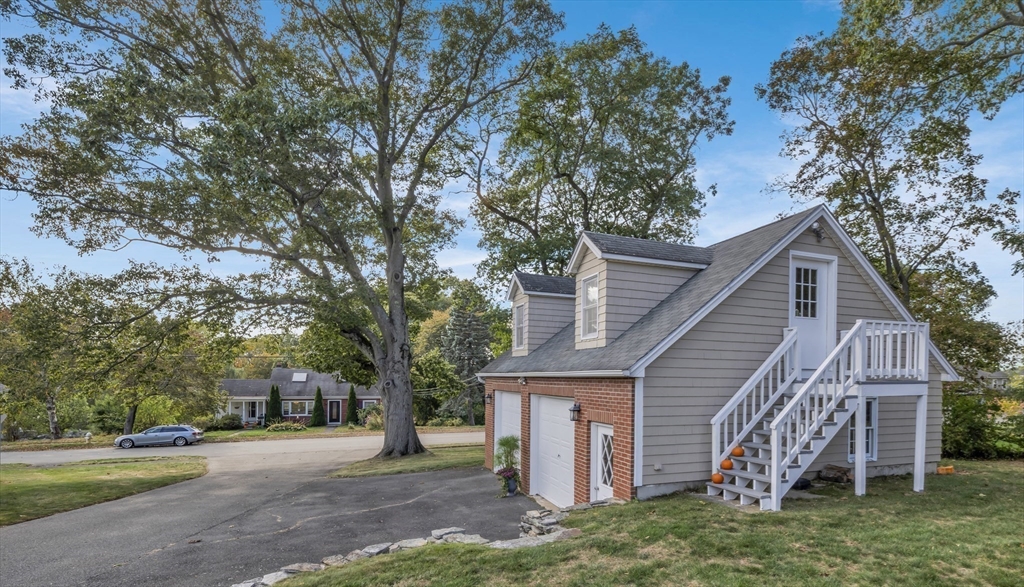 27 Burley Farm Road Danvers, MA 01923 - Photo 5 of 42