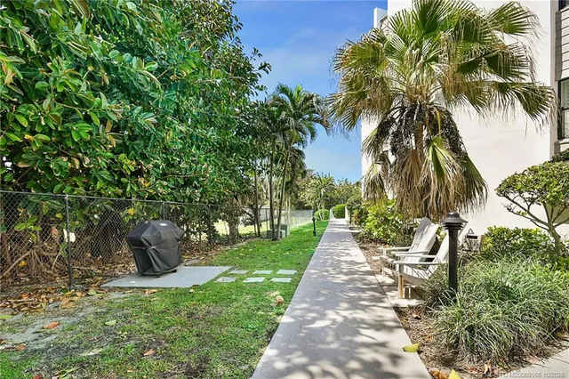 $8,500 | 1289 Northeast Ocean Boulevard, Unit 11, Stuart, FL 34996