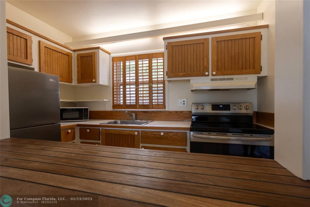 1001 Southeast 16th Street, Unit 8 Fort Lauderdale, FL 33316 - Photo 9 of 17