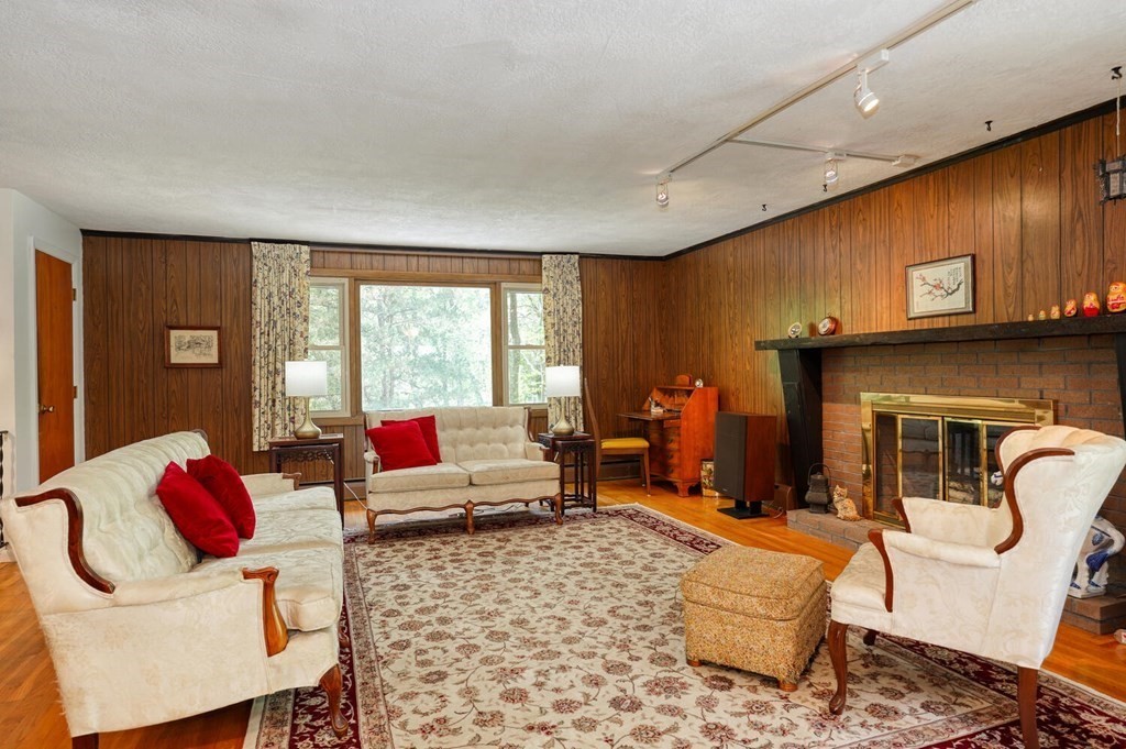 265 Stow Road Harvard, MA 01451 - Photo 7 of 41 Gallery Image 7