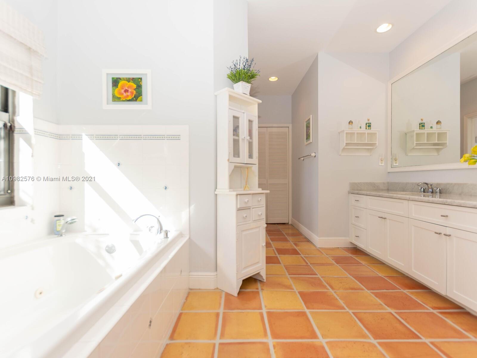 390 Atlantic Road Key Biscayne, FL 33149 - Photo 20 of 31